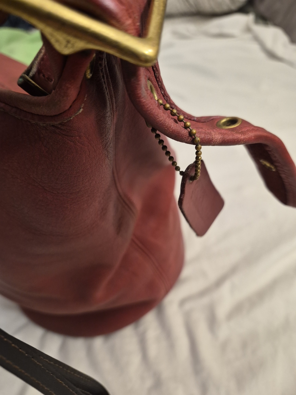 Coach Vintage Duffle Sac (Style 9085) Red Glove-tanned Leather Bucket Bag - Picture 3 of 5